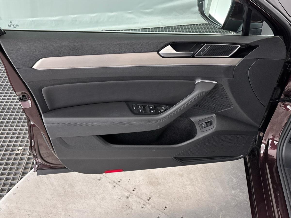 Volkswagen Passat Sedan / Limuzína 2,0 l 140 kw