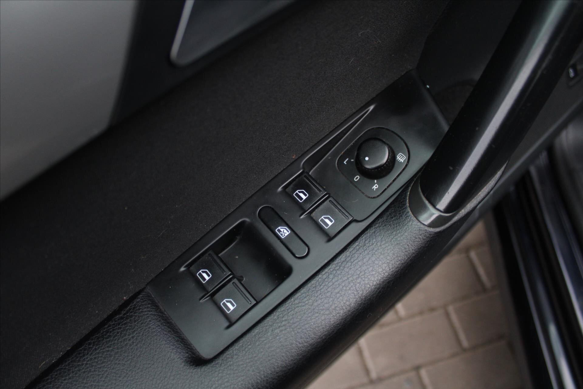 Volkswagen Passat Kombi 1,6 l 77 kw