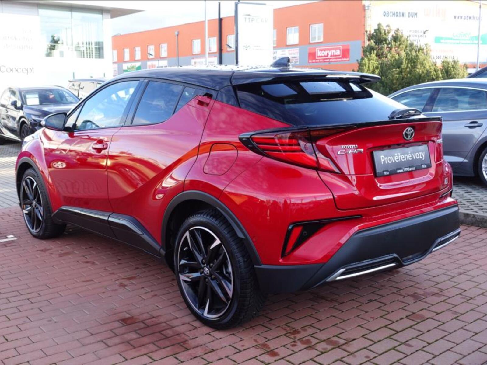 Toyota C-HR 6