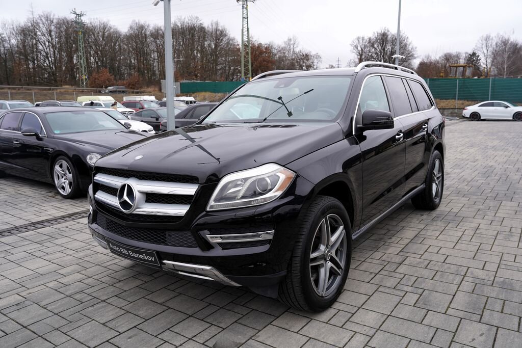 Mercedes-Benz GL SUV / Terénní 4,7 l 320 kw