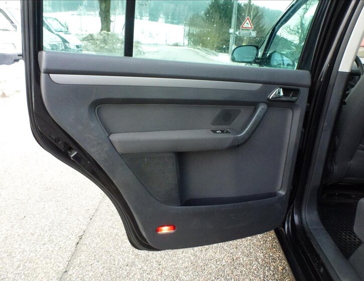 Volkswagen Touran Kombi 2,0 l 100 kw