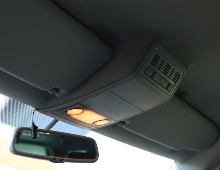 Volkswagen Multivan MPV 2,5 l 128 kw