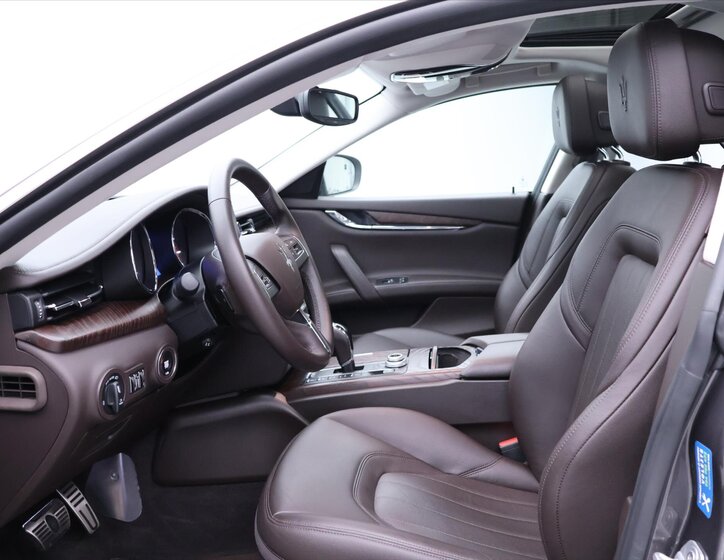 Maserati Quattroporte Sedan 3,0 l 316 kw
