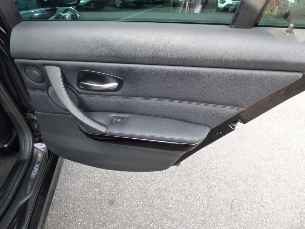 BMW Řada 3 Kombi 3,0 l 180 kw