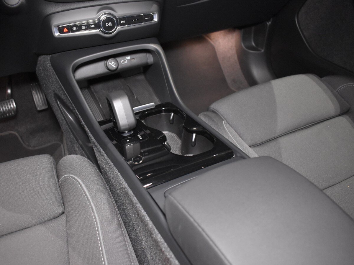 Volvo C40 SUV / Terénní 0,0 185 kw