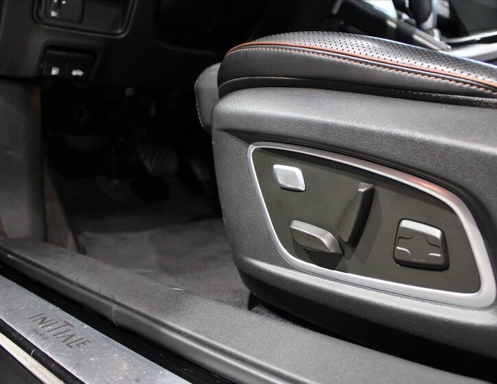 Renault Koleos SUV / Terénní 2,0 l 140 kw