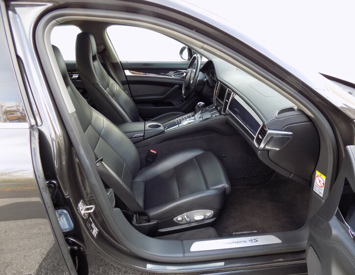 Porsche Panamera 16