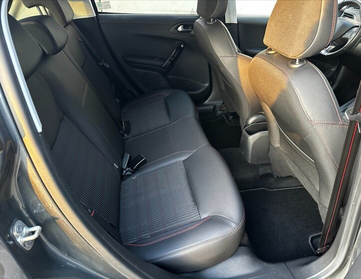 Peugeot 208 Hatchback 1,2 l 81 kw