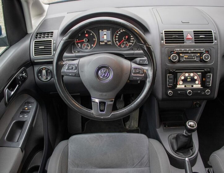Volkswagen Touran 23