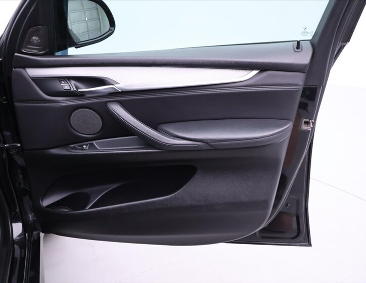 BMW X5 SUV / Terénní 3,0 l 230 kw