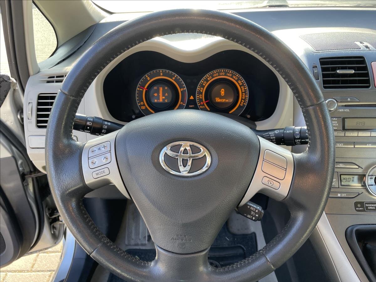 Toyota Auris Hatchback 2,0 l 93 kw