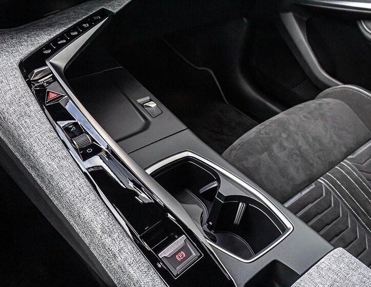 Peugeot 5008 SUV / Terénní 1,2 l 107 kw