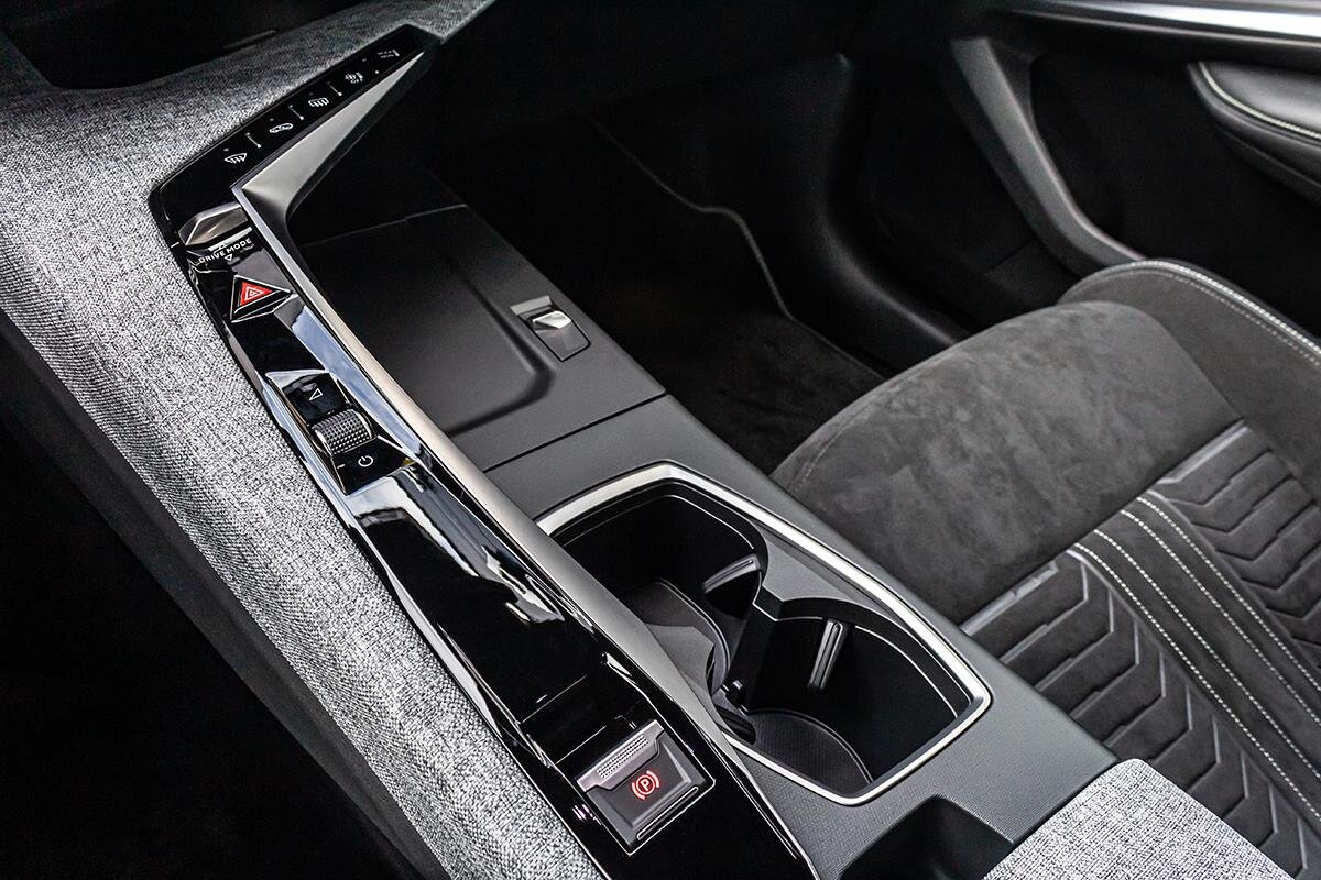 Peugeot 5008 SUV / Terénní 1,2 l 107 kw