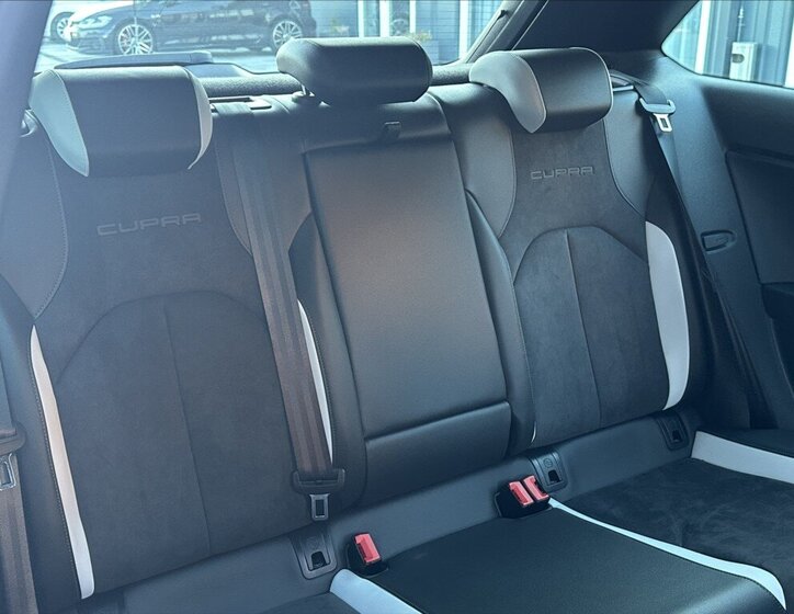 Seat Leon Hatchback 2,0 l 213 kw