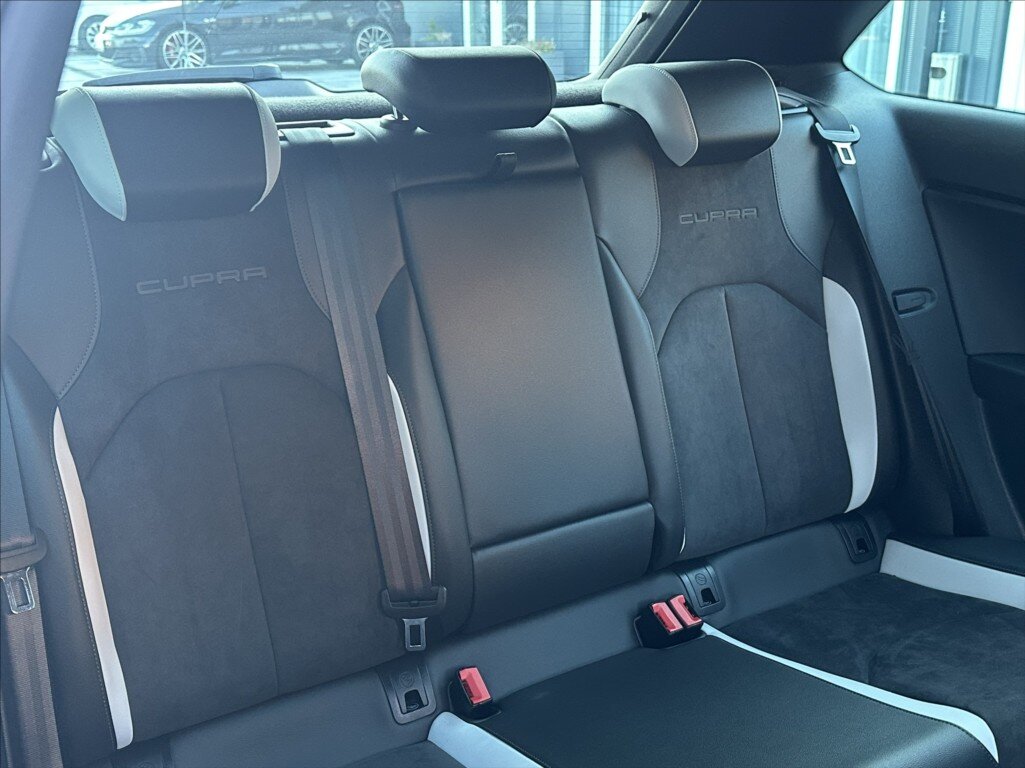 Seat Leon Hatchback 2,0 l 213 kw