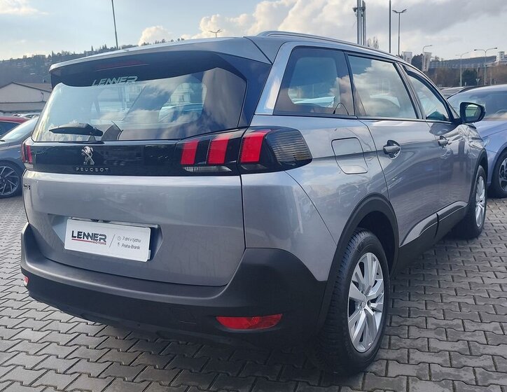 Peugeot 5008 SUV / Terénní 1,2 l 96 kw