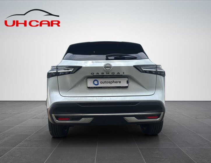 Nissan Qashqai SUV / Terénní 1,3 l 116 kw