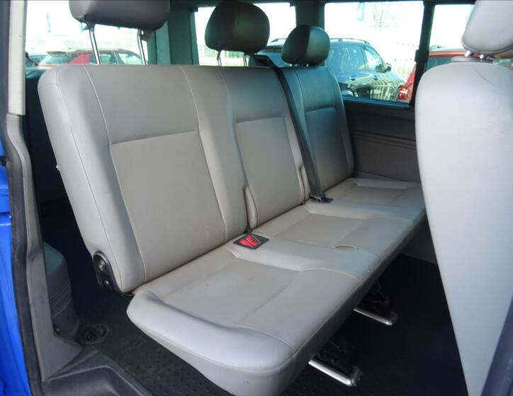 Volkswagen Caravelle 21