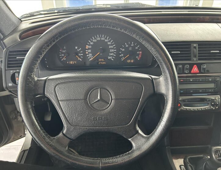 Mercedes-Benz Třídy C Kombi 2,0 l 141 kw