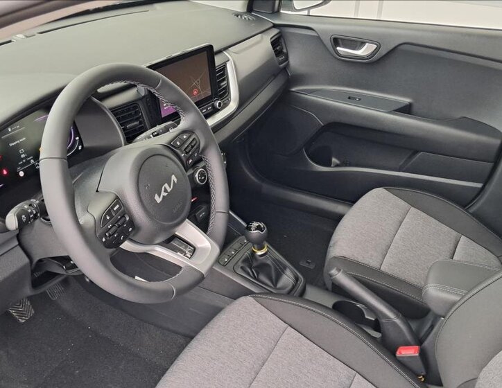 KIA Stonic Kombi 1,2 l 57 kw