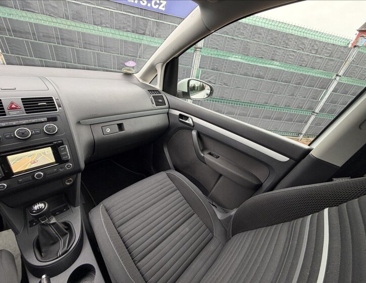 Volkswagen Touran MPV 1,2 l 77 kw