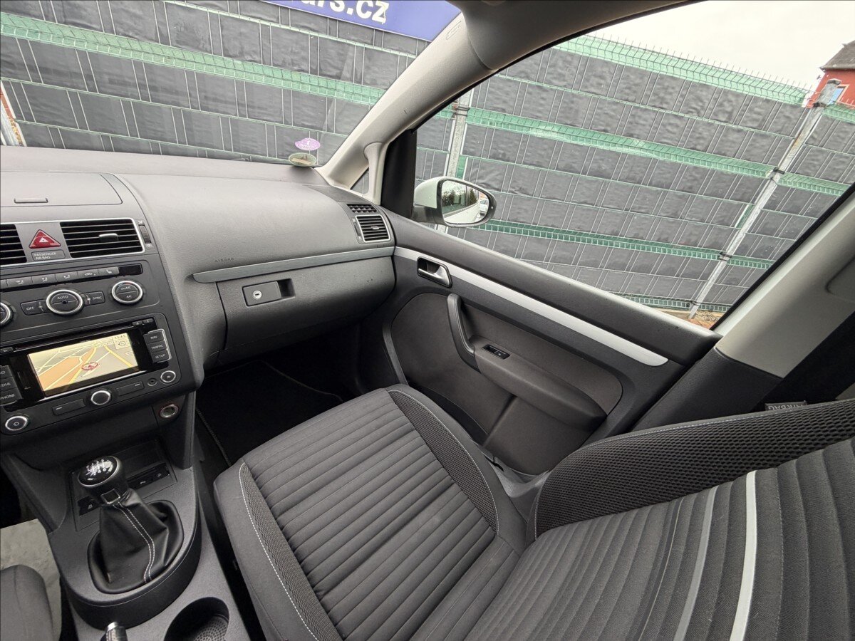 Volkswagen Touran MPV 1,2 l 77 kw