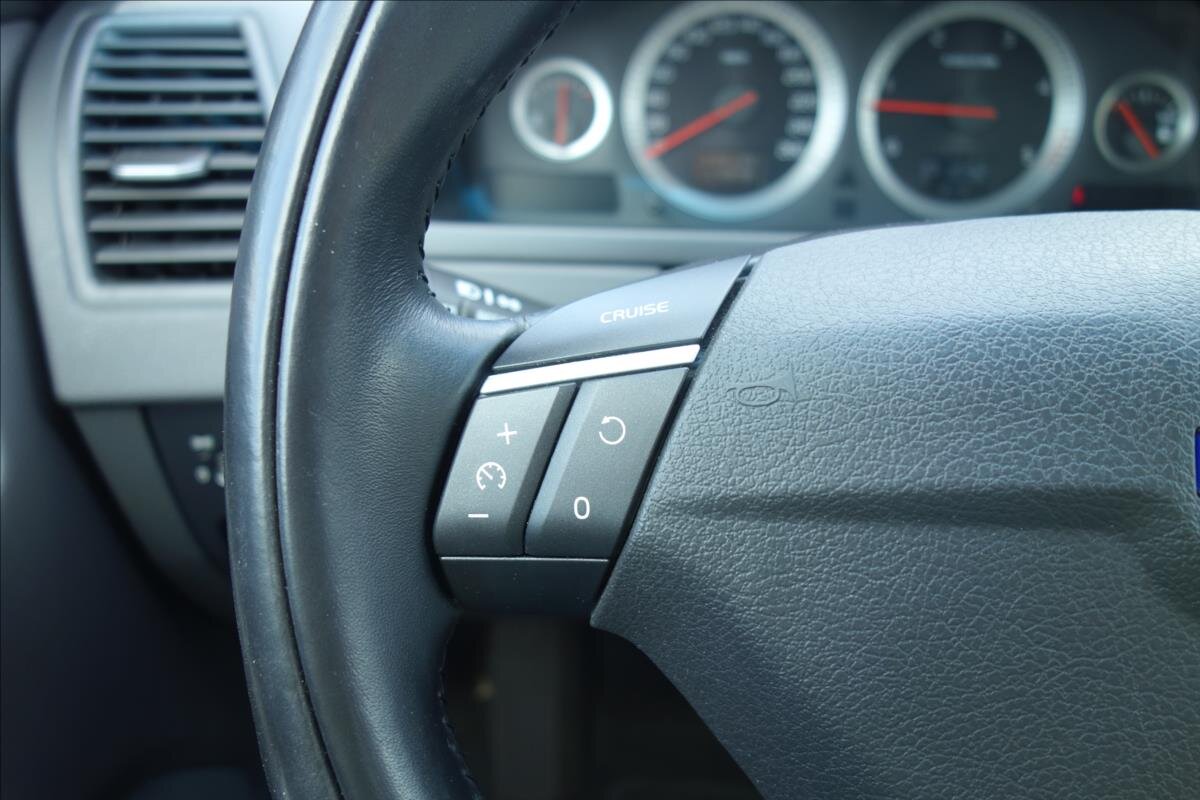 Volvo XC90 SUV 2,4 l 147 kw