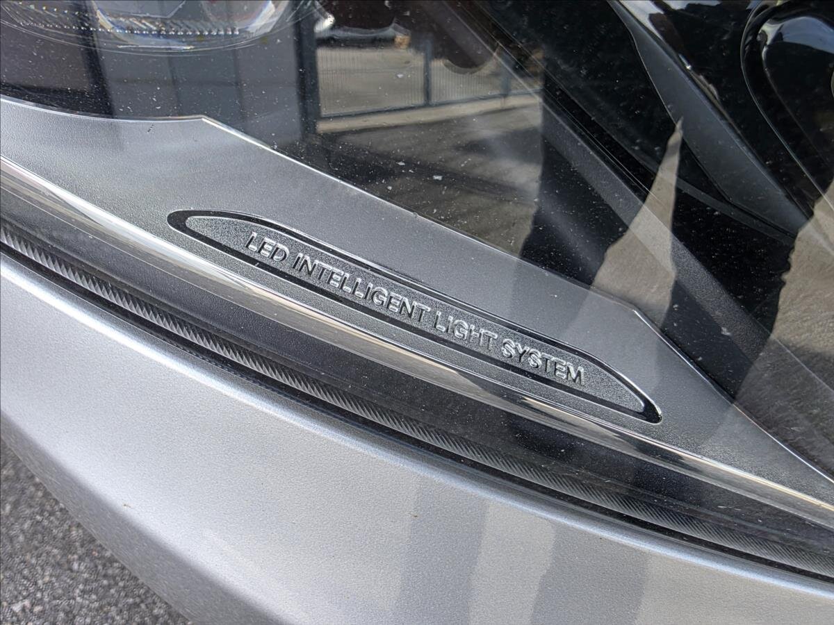 Mercedes-Benz Třídy V Kombi 2,1 l 140 kw