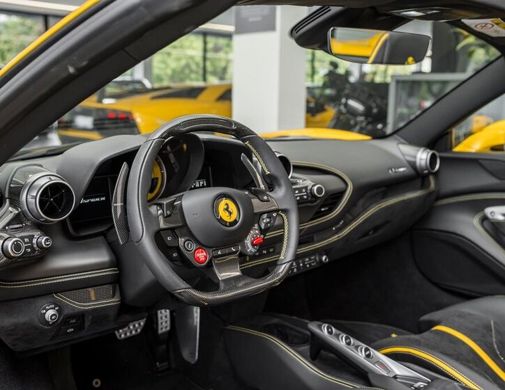 Ferrari Ostatní Kabriolet 3,9 l 530 kw