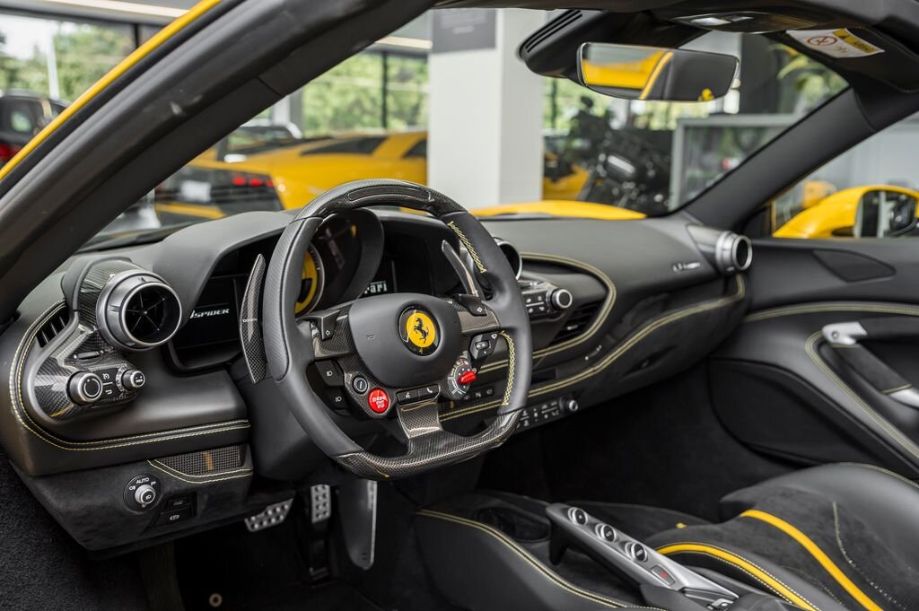 Ferrari Ostatní Kabriolet 3,9 l 530 kw