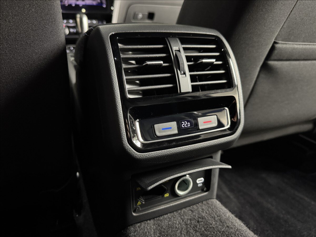 Volkswagen Passat Kombi 1,4 l 160 kw