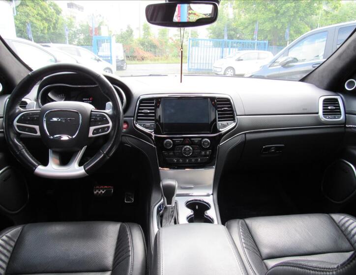 Jeep Grand Cherokee 11