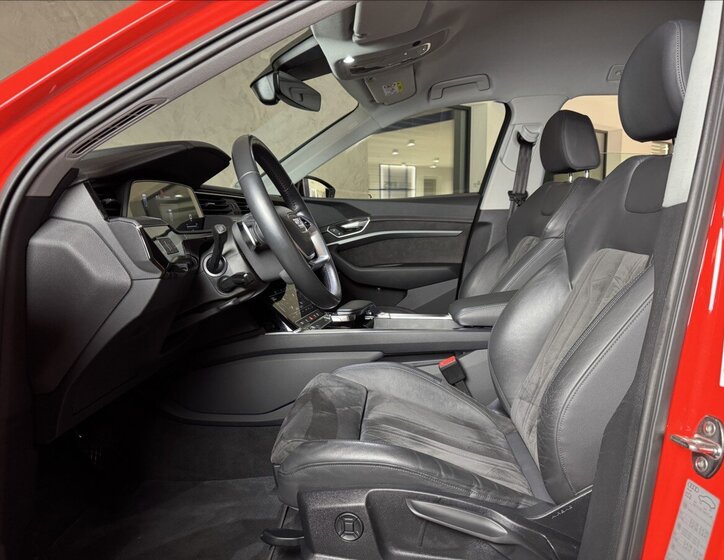 Audi e-tron SUV 0,0 300 kw