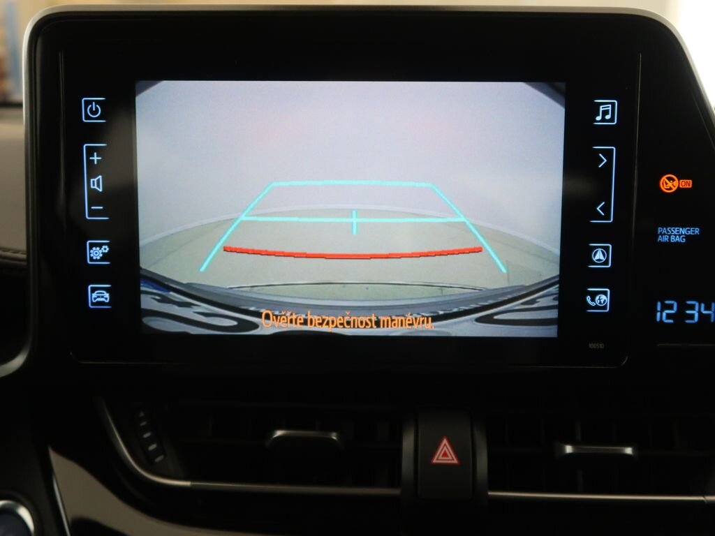 Toyota C-HR SUV / Terénní 1,8 l 72 kw