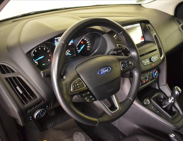 Ford Focus Kombi 999,0 92 kw