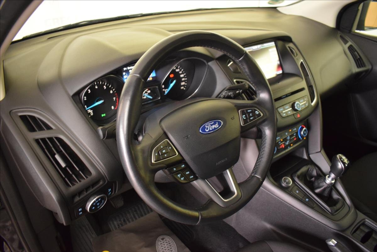 Ford Focus Kombi 999,0 92 kw