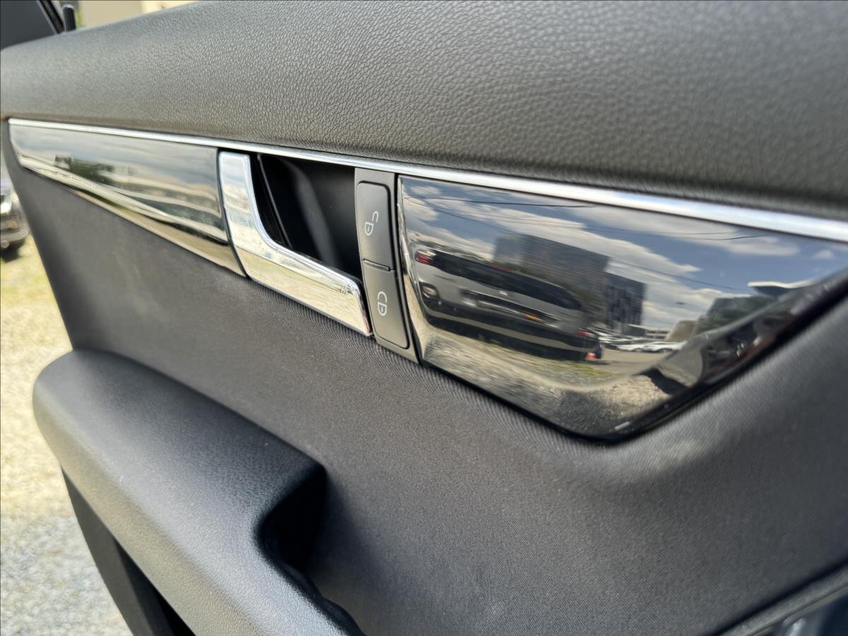 Mercedes-Benz Třídy C Kombi 2,1 l 100 kw