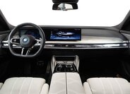 BMW i7 12