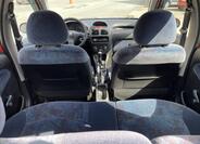 Peugeot 206 25