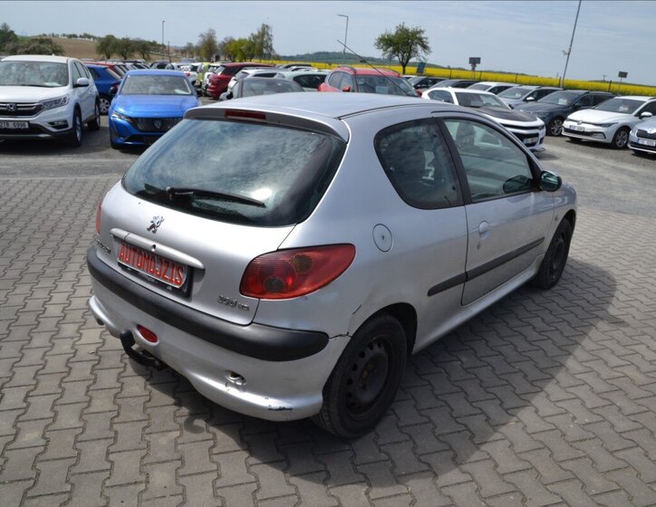 Peugeot 206 Hatchback 1,4 l 50 kw