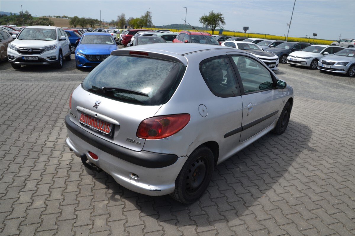 Peugeot 206 Hatchback 1,4 l 50 kw