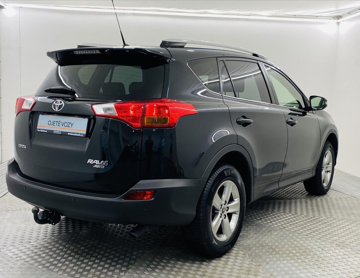 Toyota RAV4 SUV 2,0 l 112 kw