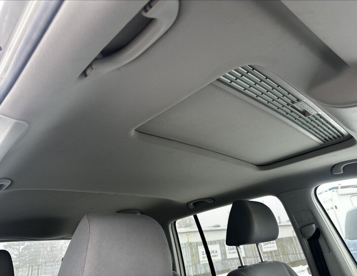 Volkswagen Touran Kombi 1,4 l 103 kw