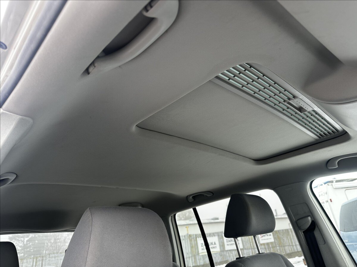 Volkswagen Touran Kombi 1,4 l 103 kw