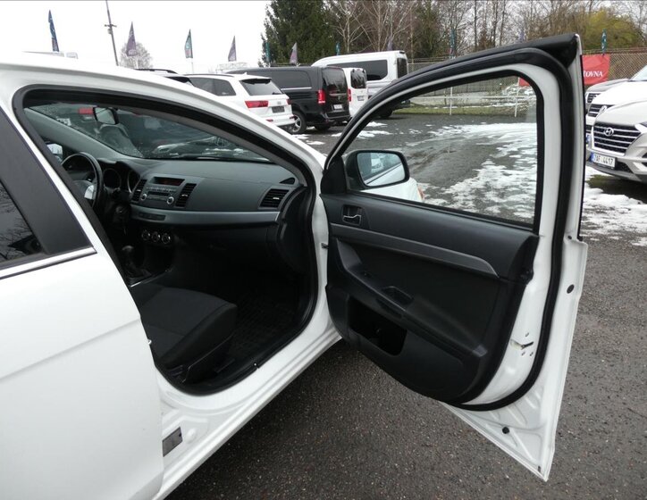 Mitsubishi Lancer 19