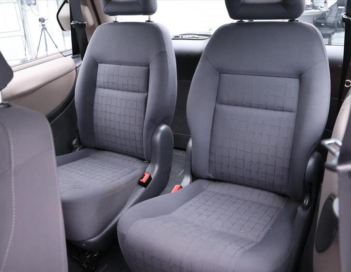 Volkswagen Sharan 17