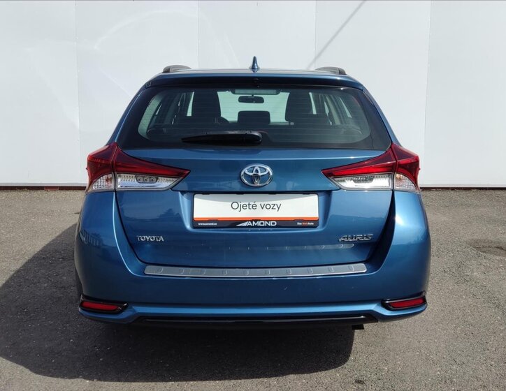 Toyota Auris Kombi 1,3 l 73 kw