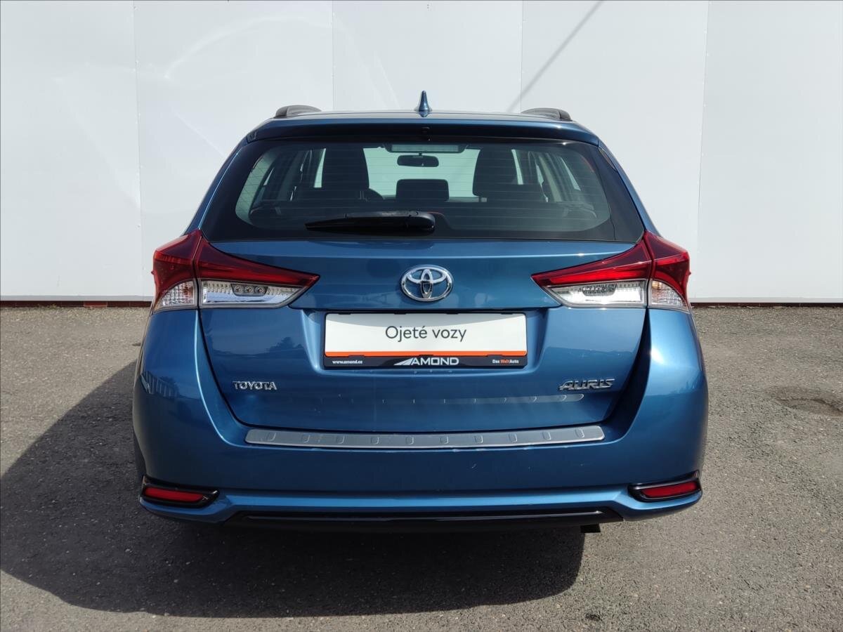 Toyota Auris Kombi 1,3 l 73 kw
