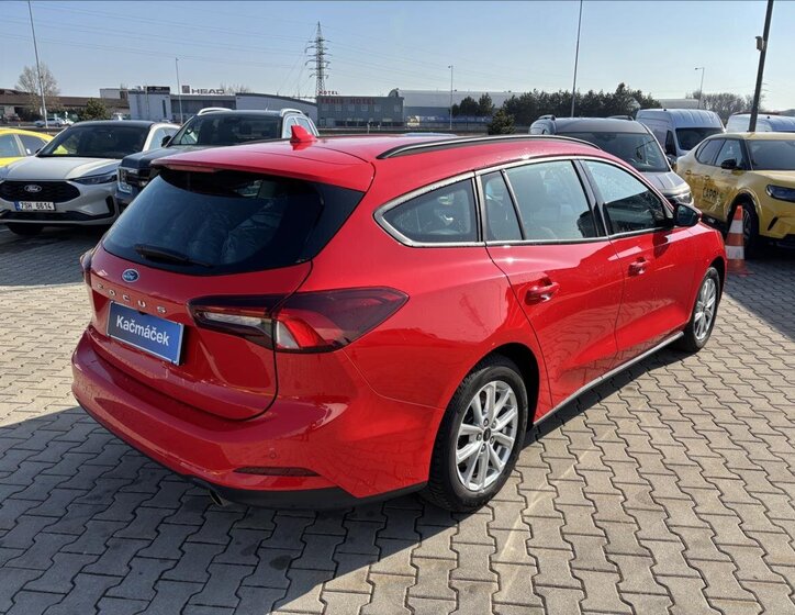 Ford Focus Kombi 999,0 92 kw