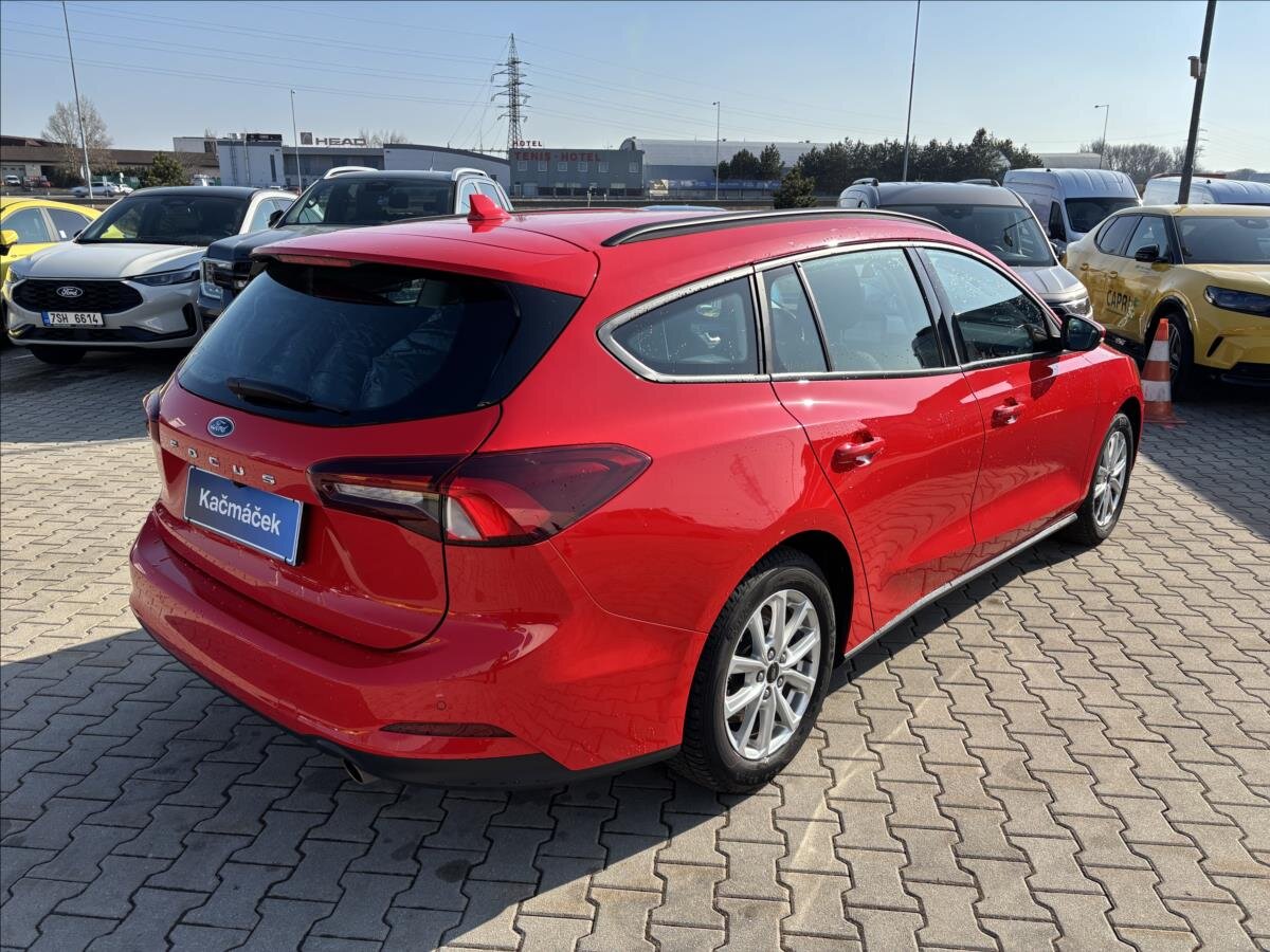 Ford Focus Kombi 999,0 92 kw